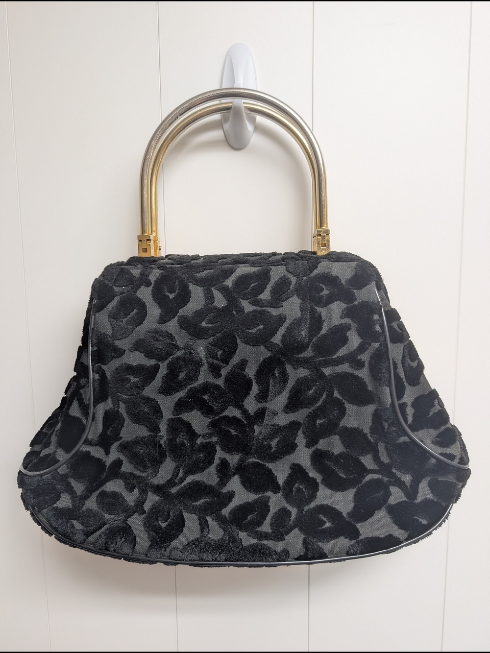 Vintage Maria Black Floral Velvet Top-Handle Women’s Bag